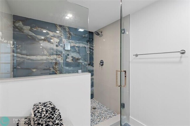 Building Photo - 3850 Galt Ocean Dr