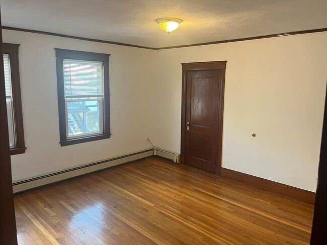 Building Photo - 98 Dexter Ave