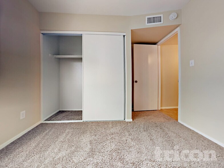 Building Photo - 11448 N 46th Ave