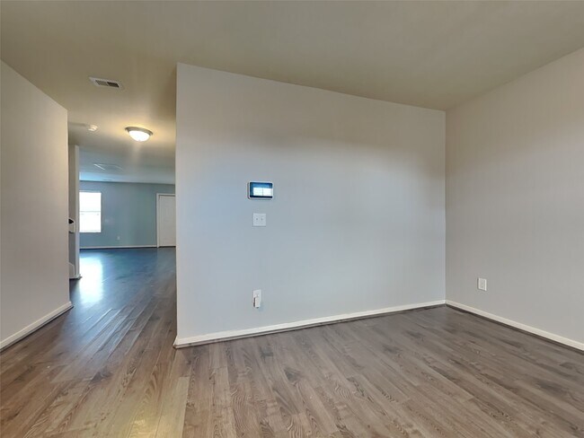 Building Photo - 1811 Artem Ct