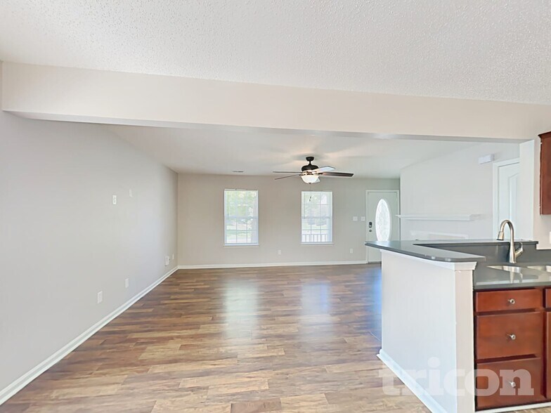 Building Photo - 11401 Northwoods Forest Dr