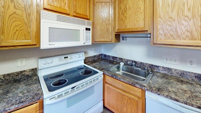 Building Photo - 839 Tappan-839-1