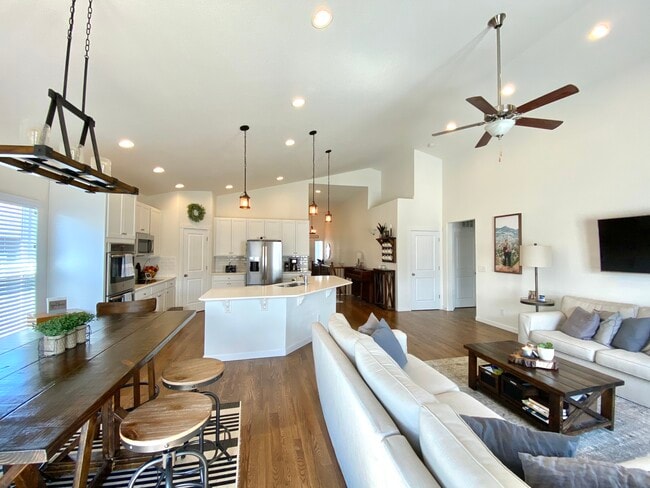 Building Photo - 1686 Derbyshire St