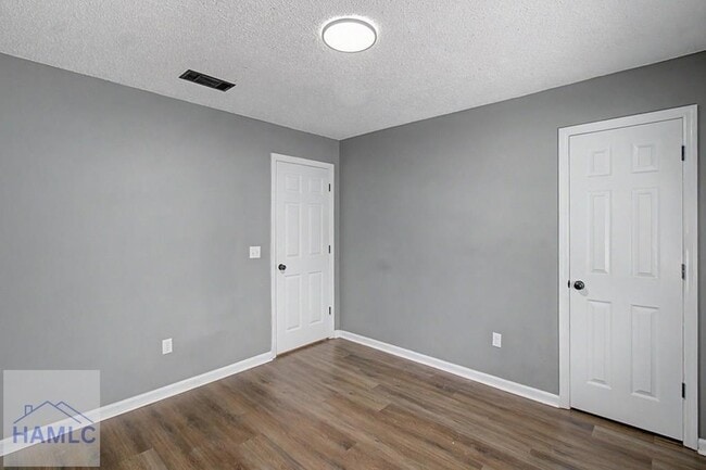 Building Photo - 291 Sabreena Cir