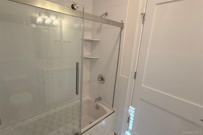 Building Photo - 122 Greenwich Ave