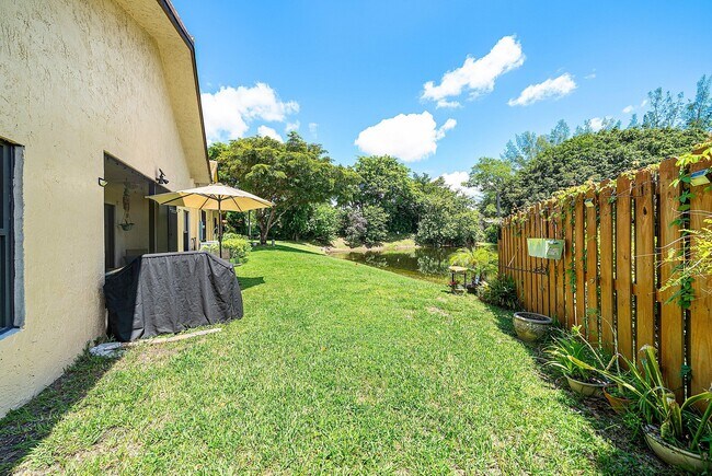 Building Photo - 13676 Cortez Dr