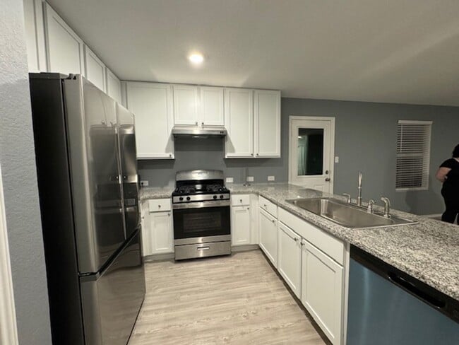 Building Photo - 7010 Solar Rdg