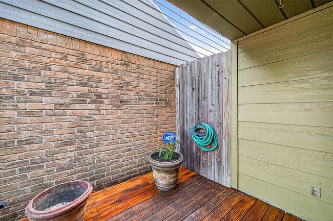 Building Photo - 1917 Trixie Ln