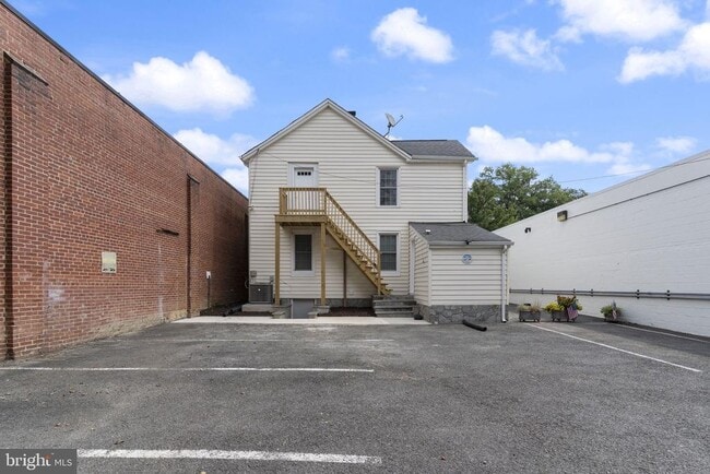 Building Photo - 1506 Mt Vernon Ave