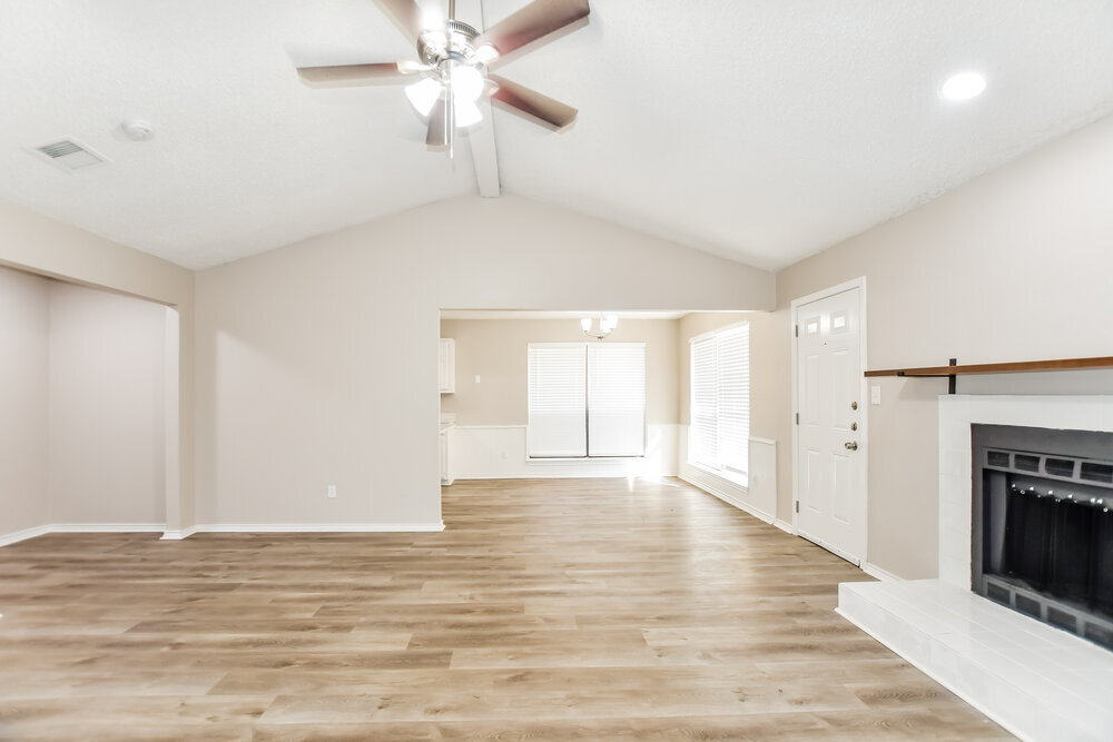 Building Photo - 308 Southlake Dr