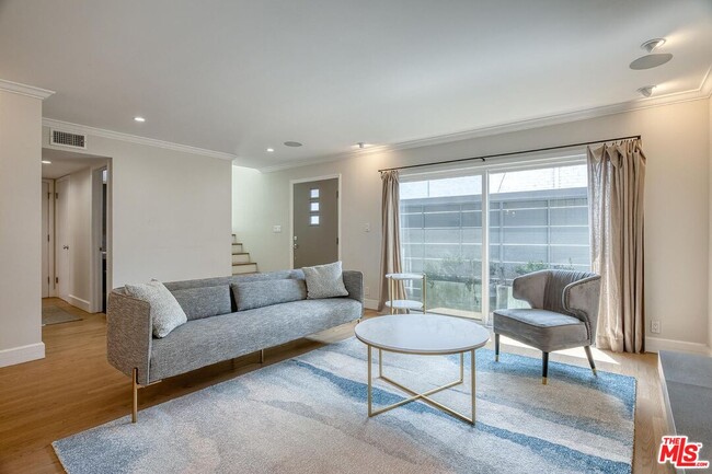 Building Photo - 1342 Stanford St