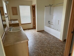 Building Photo - 6907 Desperado Dr SE
