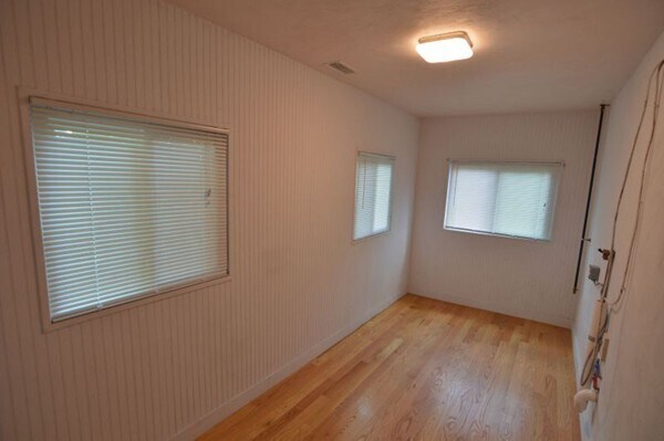 Building Photo - 72 Grampian Way