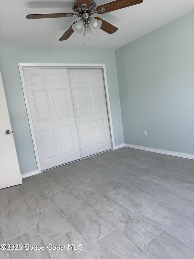 Building Photo - 2841 College View Dr