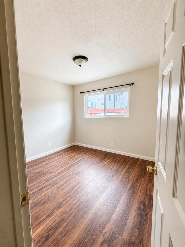 Building Photo - 321 W 83rd St