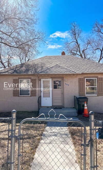 Building Photo - 943 E Las Animas St