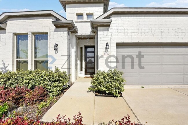 Building Photo - 4112 Dunlap Dr