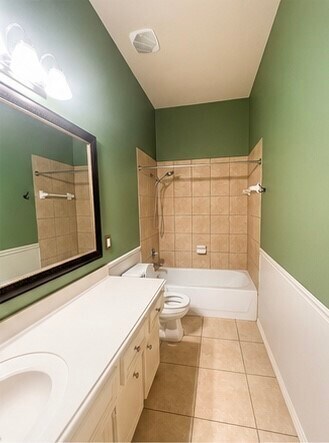 Building Photo - 2123 Castle Gardens Ln