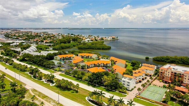 Building Photo - 1575 Pinellas Bayway S