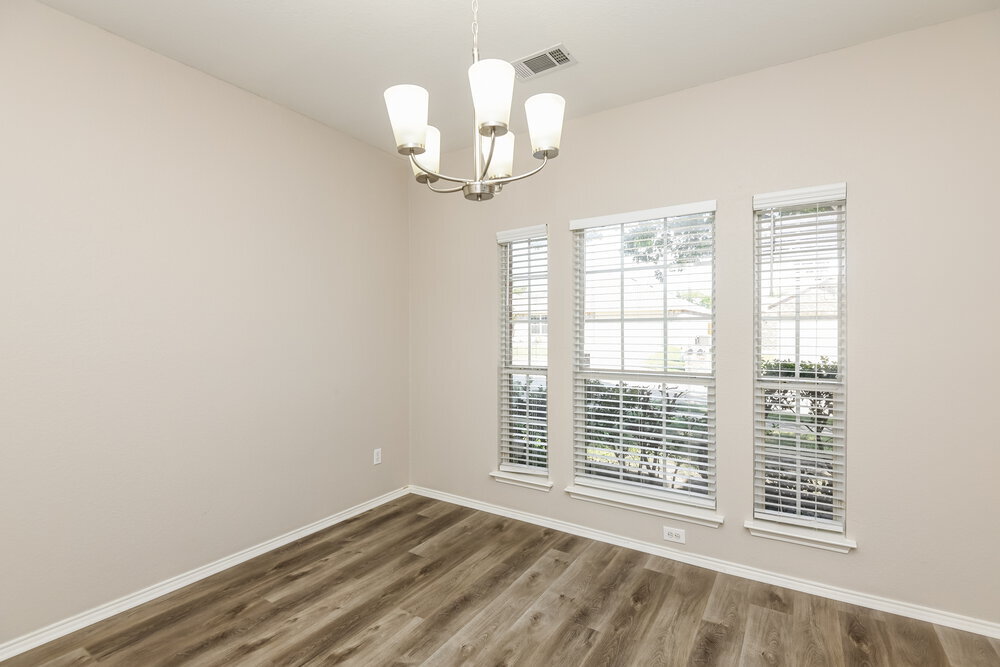 Building Photo - 9909 Amaryllis Ln