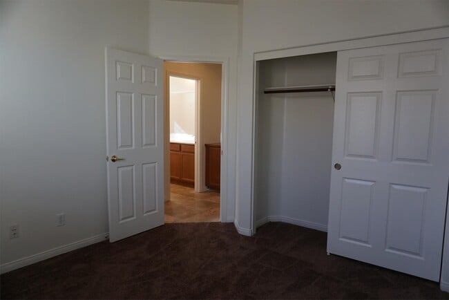 Building Photo - 84030 Colibri Ct