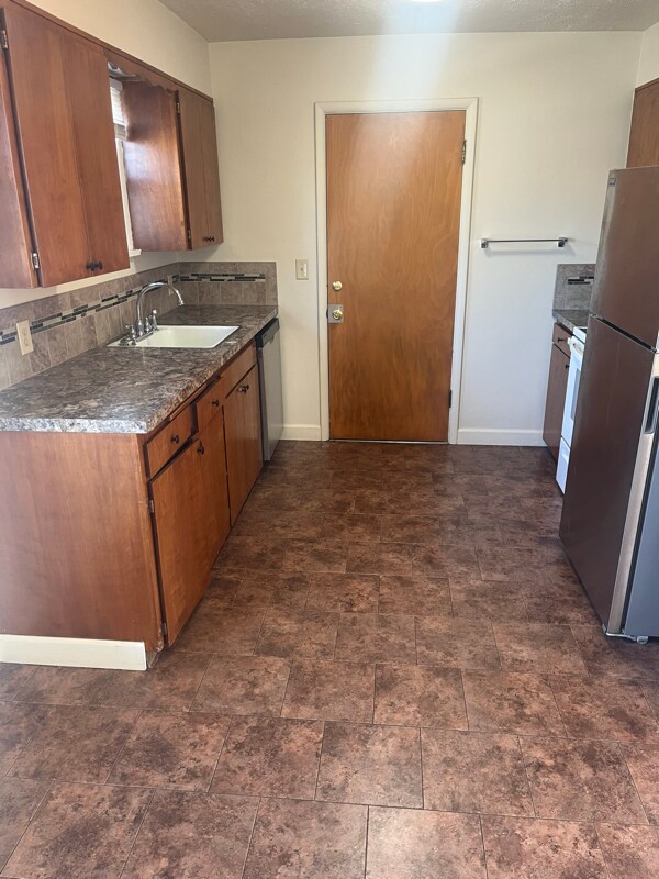 Building Photo - 120 E Euclid Ave