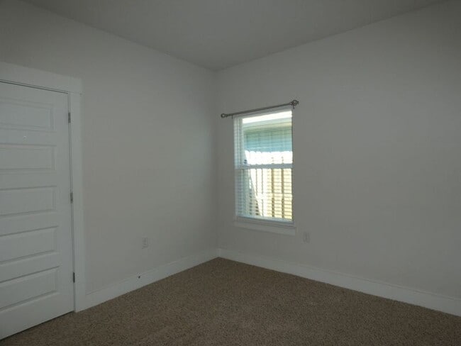 Building Photo - 5768 Conley Ct