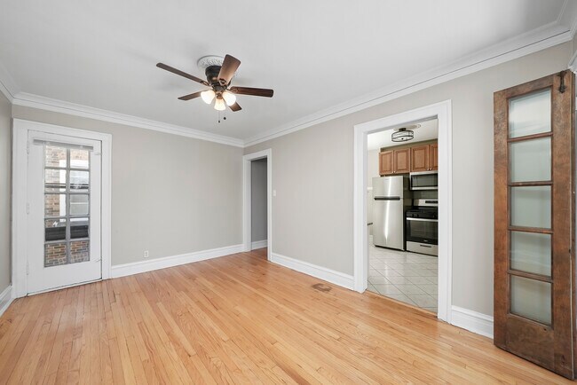 Building Photo - 306 S Kenilworth Ave