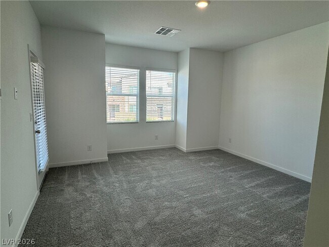 Building Photo - 2552 Venetia Pointe St