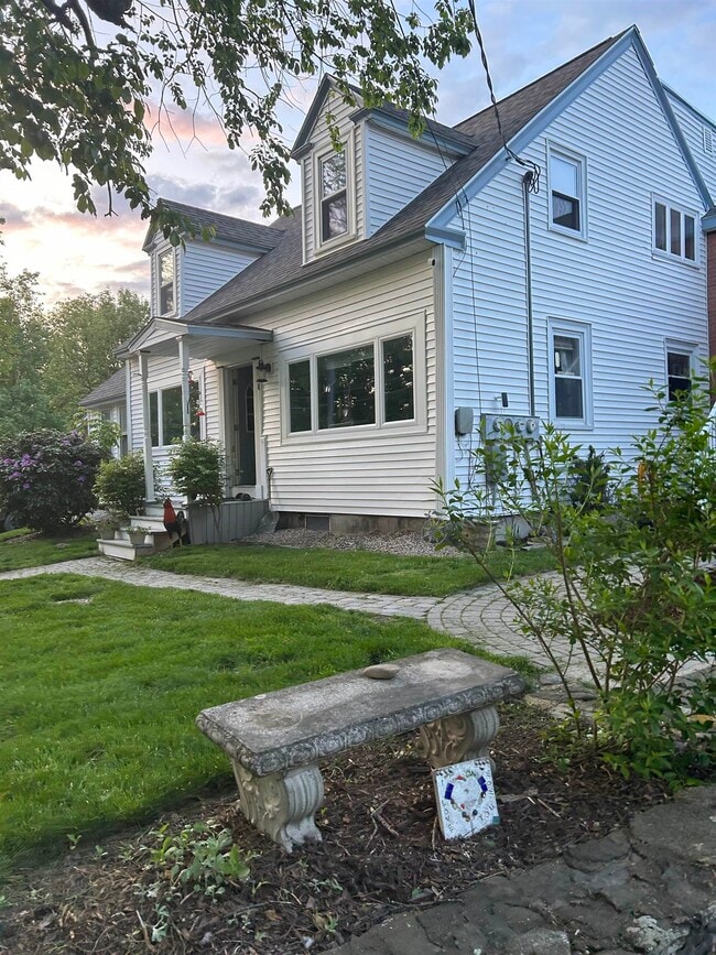 Building Photo - 293 Bear Hill Rd