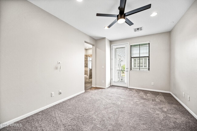 Building Photo - 2090 S Dorsey Ln