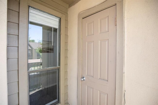 Building Photo - 3300 Pebblebrook Dr