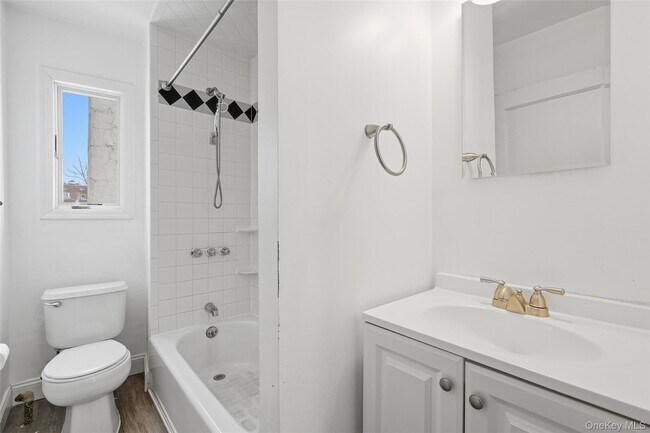 Building Photo - 220-20 Garth Rd