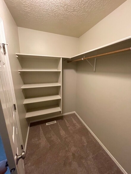 Building Photo - 5074 W Alderstone St
