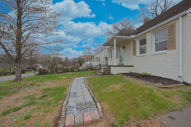 Building Photo - Renovated East Nashville Home | 3BR + Washer/Dryer + Off-Street Parking