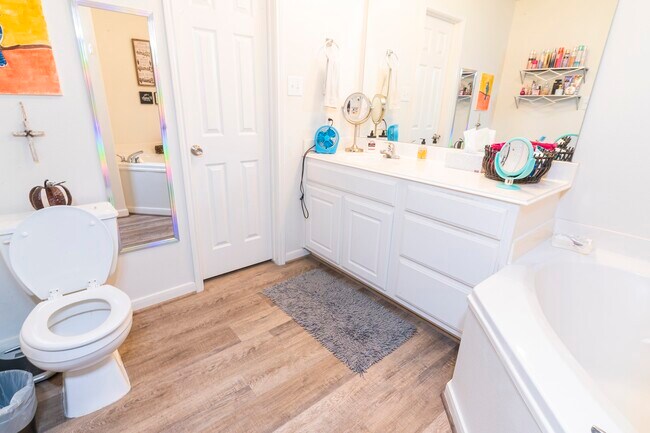 Building Photo - 28830 Bosque River Ct