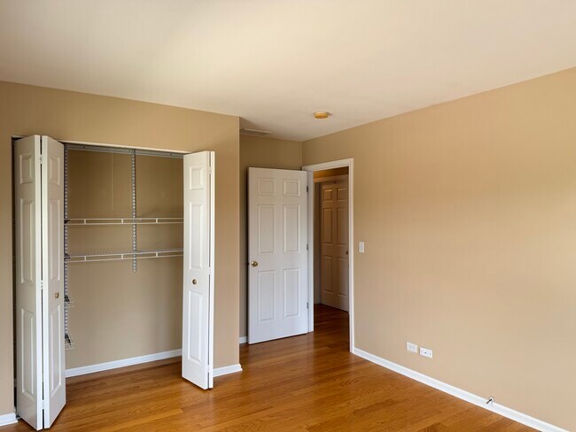 Building Photo - 1873 Crenshaw Cir
