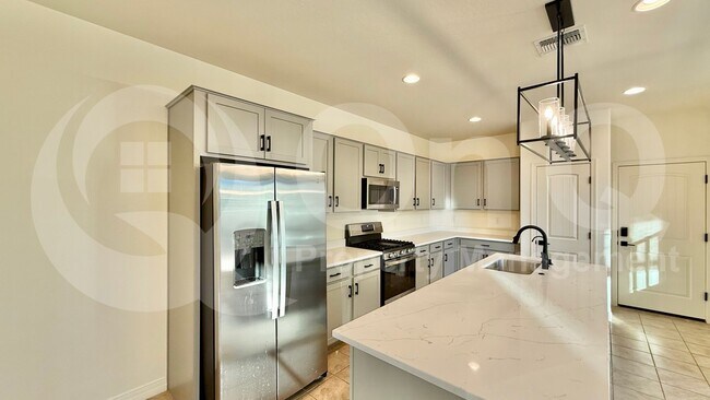 Building Photo - 1235 W Sparrow Dr