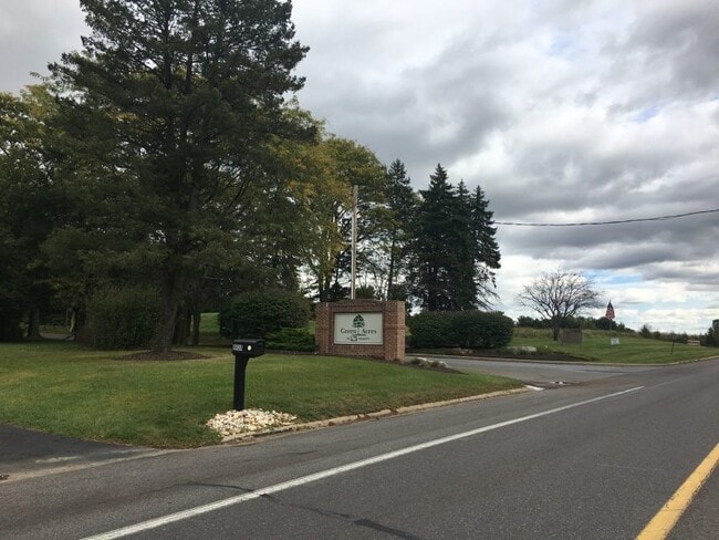 Building Photo - 8854 Breinig Run Cir