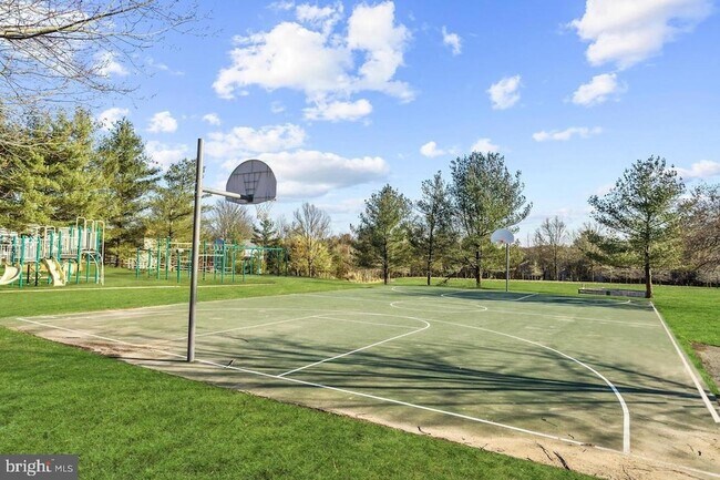 Building Photo - 4713 Arsenal Rd
