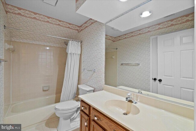 Building Photo - 8608 Oak Brook Ln