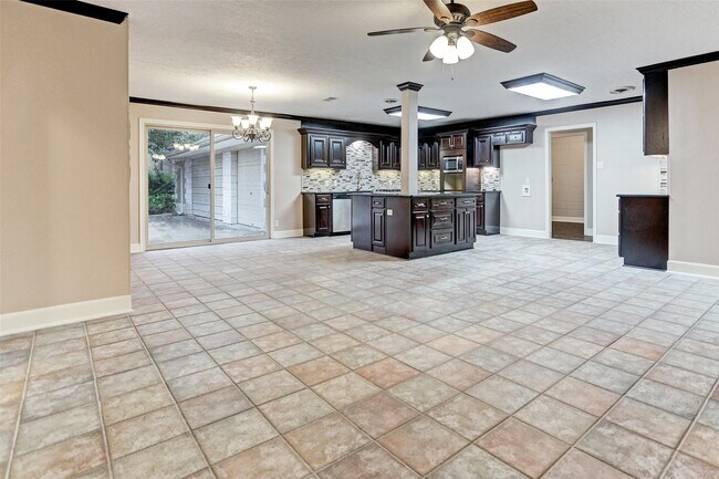 Building Photo - 4315 Woodvalley Dr