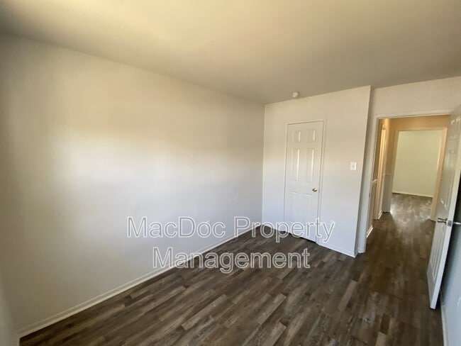 Building Photo - 14674 Pinon Ct