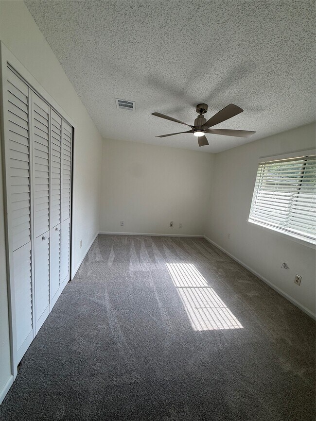 Building Photo - 262 Coppersmith Dr