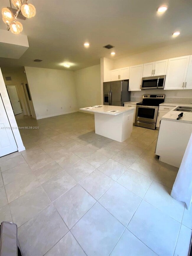 Building Photo - 18220 SW 148th Rd