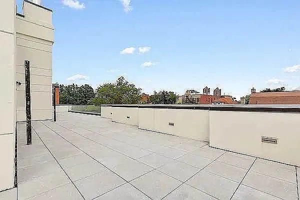 Building Photo - 1 bedroom in BRONX NY 10463