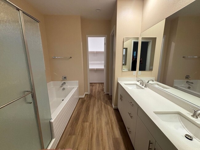 Building Photo - 4-Bedroom Home with Community Amenities & ...