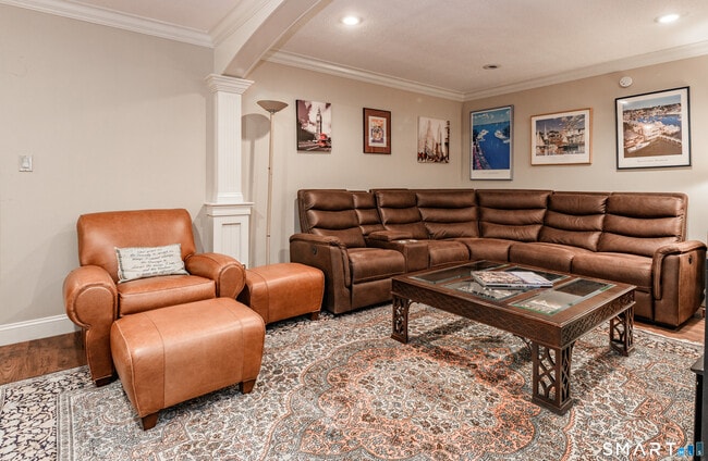 Building Photo - 2 Bramble Bush