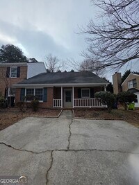 Building Photo - 405 Williamsburg Way