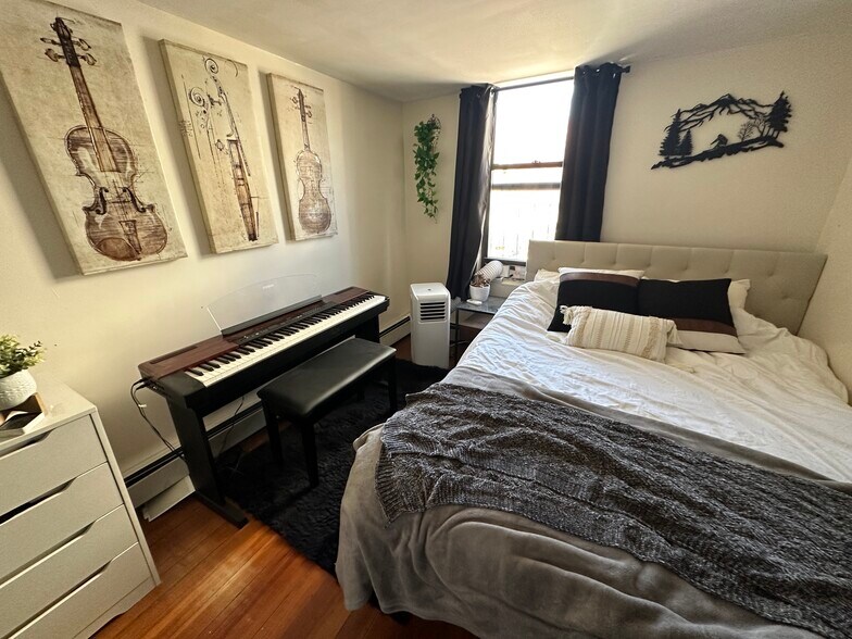 Building Photo - 218 Cambridge St